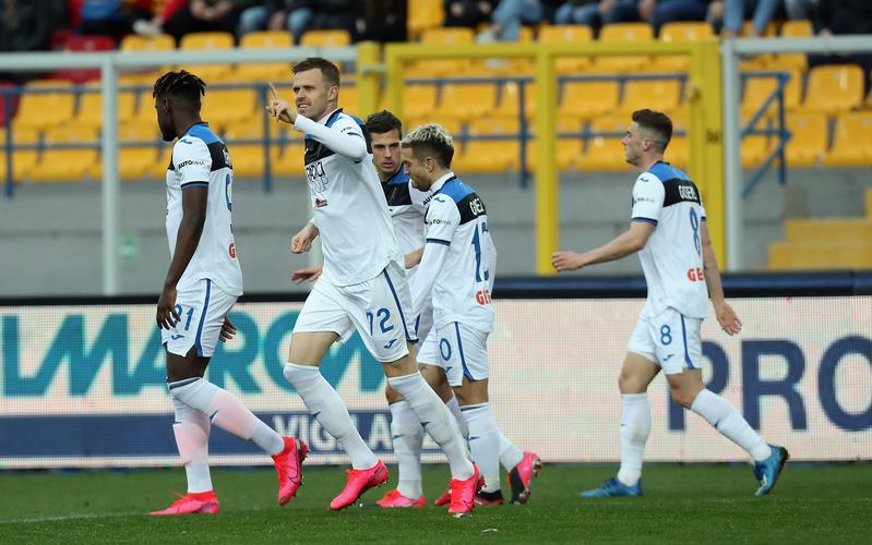 Leeds đấu Với Newcastle